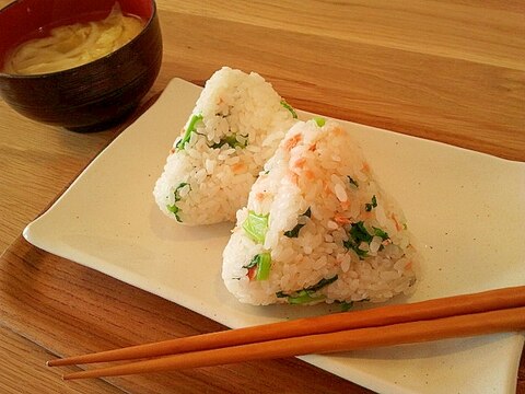 簡単！大根の葉と鮭の彩りおにぎり♪